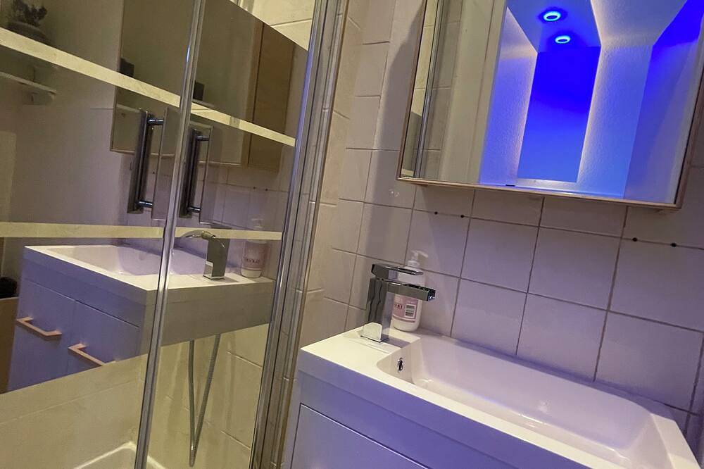 Appartement entier, Chambre meublé et équipé dans résidence en plein centre-ville in Montluçon, Région de Montluçon