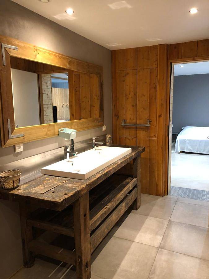 Maison spacieuse avec piscine chauffée in Souillé, Sarthe