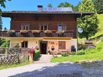 Ferienwohnung für 3 Personen, mit Ausblick und Balkon sowie Garten in Tennengau