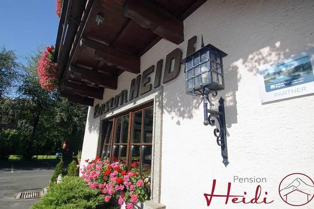 Triple room with shower / toilet, balcony - Heidi, pension in Kaprun, Pinzgau