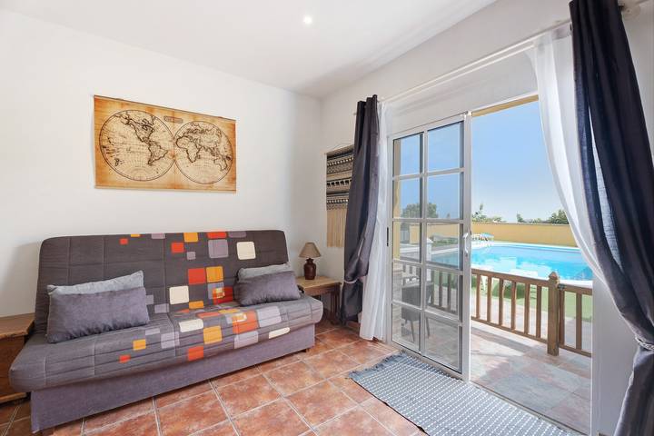Apartamento entero, Casa de vacaciones 'P Armonia Rural' con vistas al mar, terraza, piscina compartida y Wi-Fi in Granadilla de Abona, Tenerife Sur