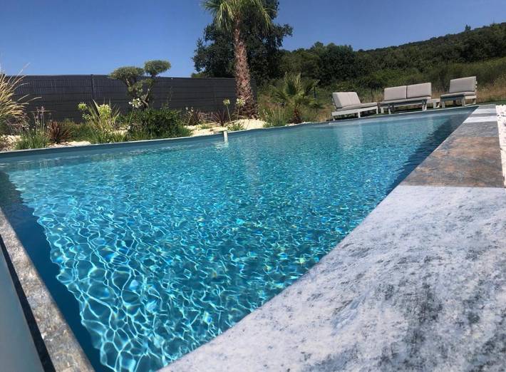 Location de vacances pour 6 personnes, avec jardin ainsi que vue et piscine, animaux acceptés à Mons (Gard) - 2