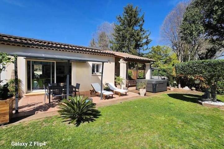 Maison de vacances pour 6 personnes, avec jacuzzi ainsi que jardin et terrasse - 1