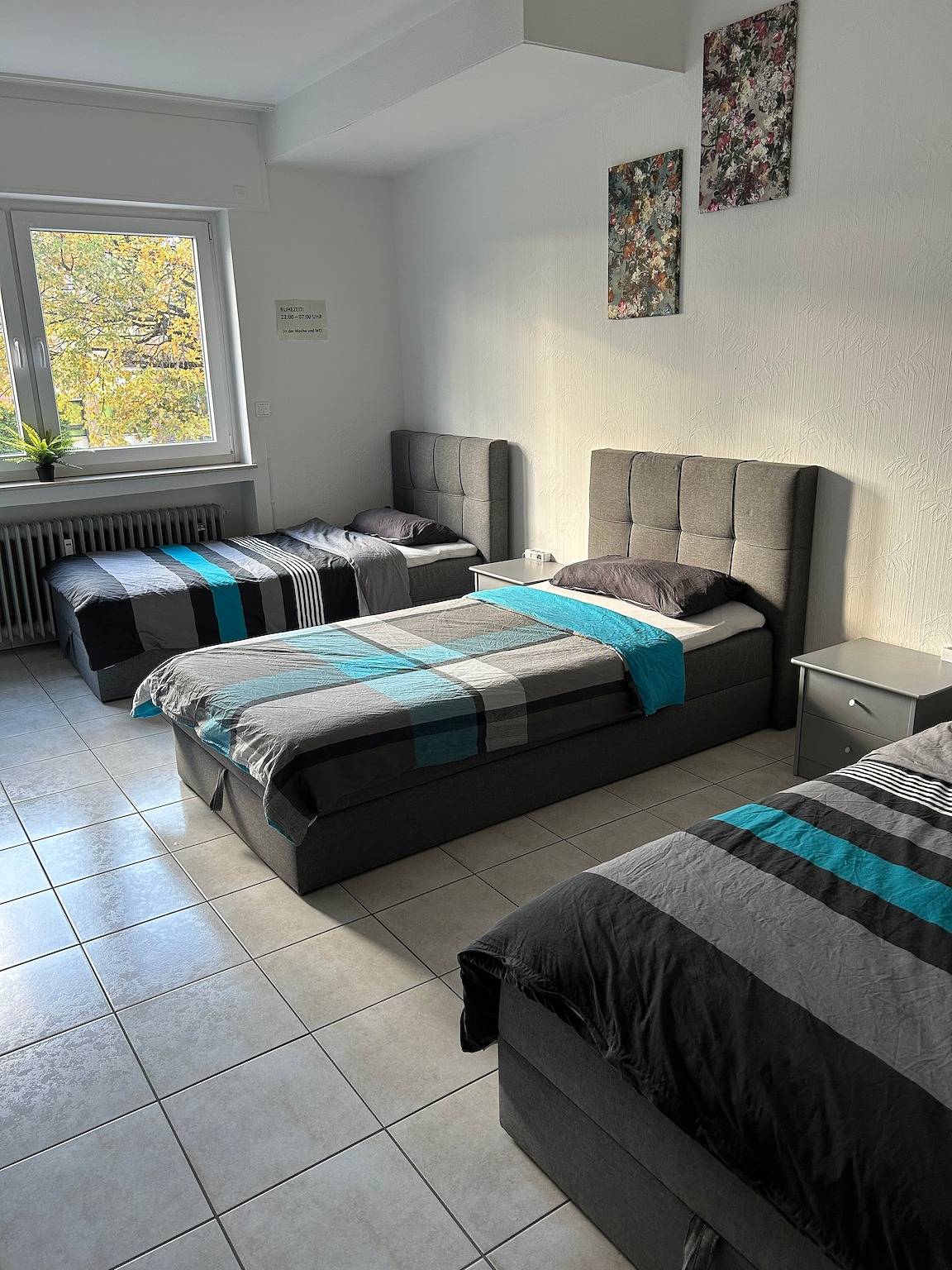 Ganze Wohnung, Ferienwohnung 'Minas Ferienwohnung' mit Privatterrasse, Balkon und Wlan in Dormagen, Rhein-Kreis Neuss