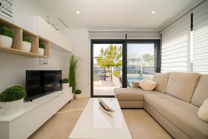 Casa rural para 6 personas, con piscina además de terraza y jardín en Pulpí - 3