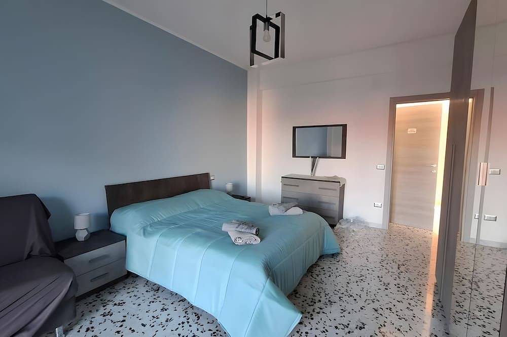 Ganze Wohnung, Appartamento Casa Nyon – Modernes Apartment direkt am Meer in Agropoli in Agropoli, Cilento