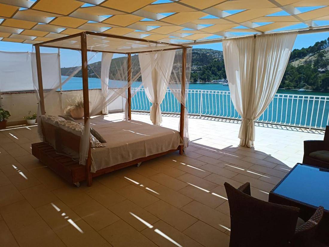 Ganze Wohnung, Maria Apartments Zaton - Pergola-Wohnung in Raslina, Šibenik-Knin