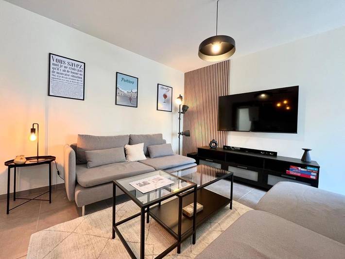 Location de vacances pour 7 personnes, avec terrasse à Saint-Georges-lès-Baillargeaux