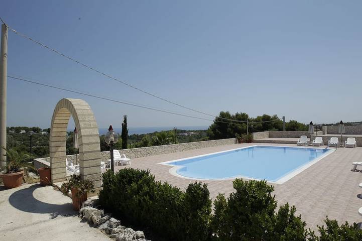 Chalet para 2 personas, con jardín y piscina - 1