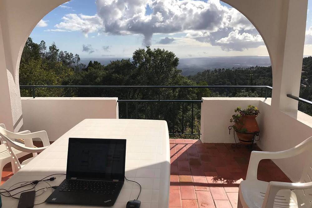 Luxury 4 Bed Villa with Pool & Stunning Sea Views in Monchique, Monchique gebirge