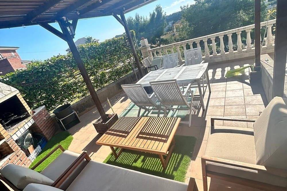 Huis met prive zwembad, barbecue en een eigen tuin in Calafell, Costa Dorada
