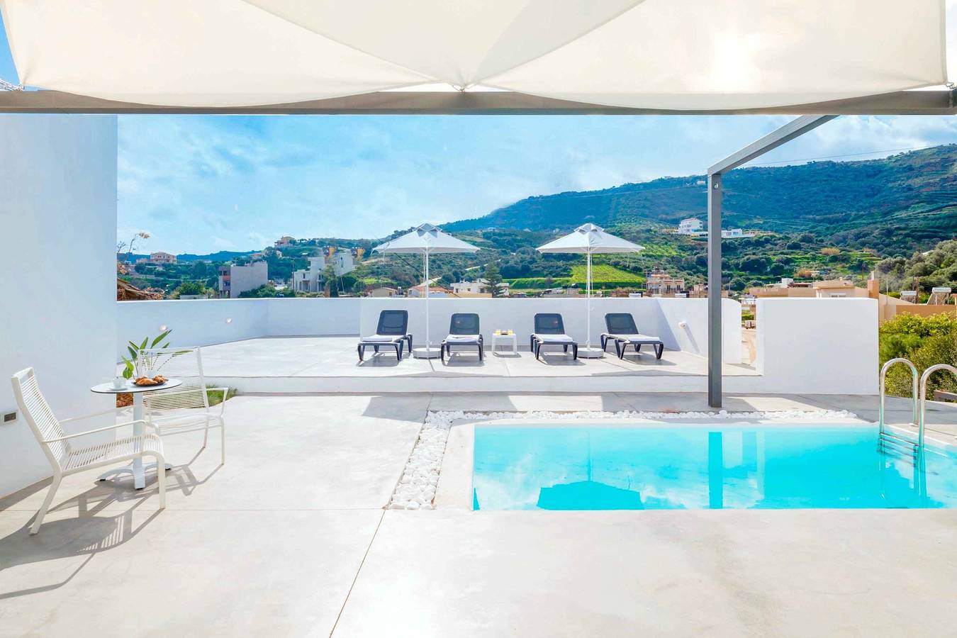 Villa für 4 Personen mit Terrasse in Agia Pelagia, Achlada