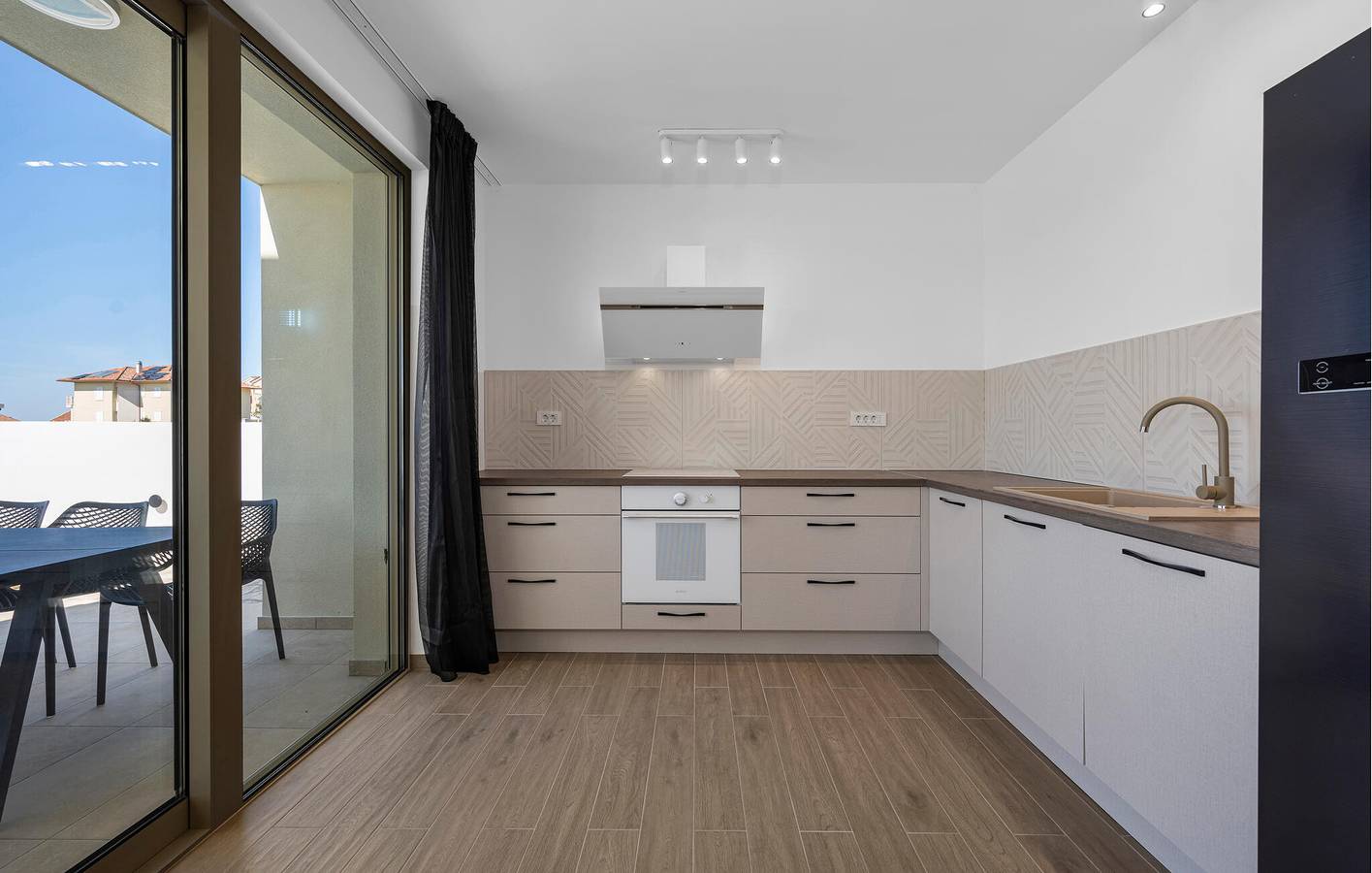 Ferienhaus für 8 Personen mit Pool in Zaboric, Šibenik-Knin
