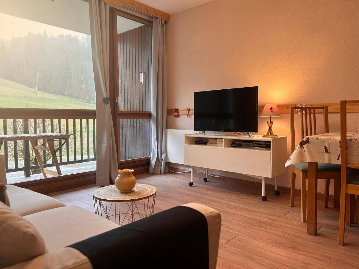 Appartement entier, One-Bedroom Apartment in Aillon-le-Jeune, Région de Chambéry