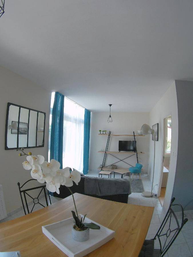 Gîte pour 4 personnes, avec jardin dans Parvillers-le-Quesnoy