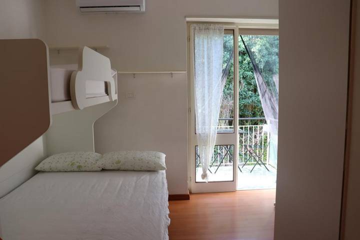 Gîte pour 3 personnes, avec balcon ainsi que piscine et vue à Garde - 4