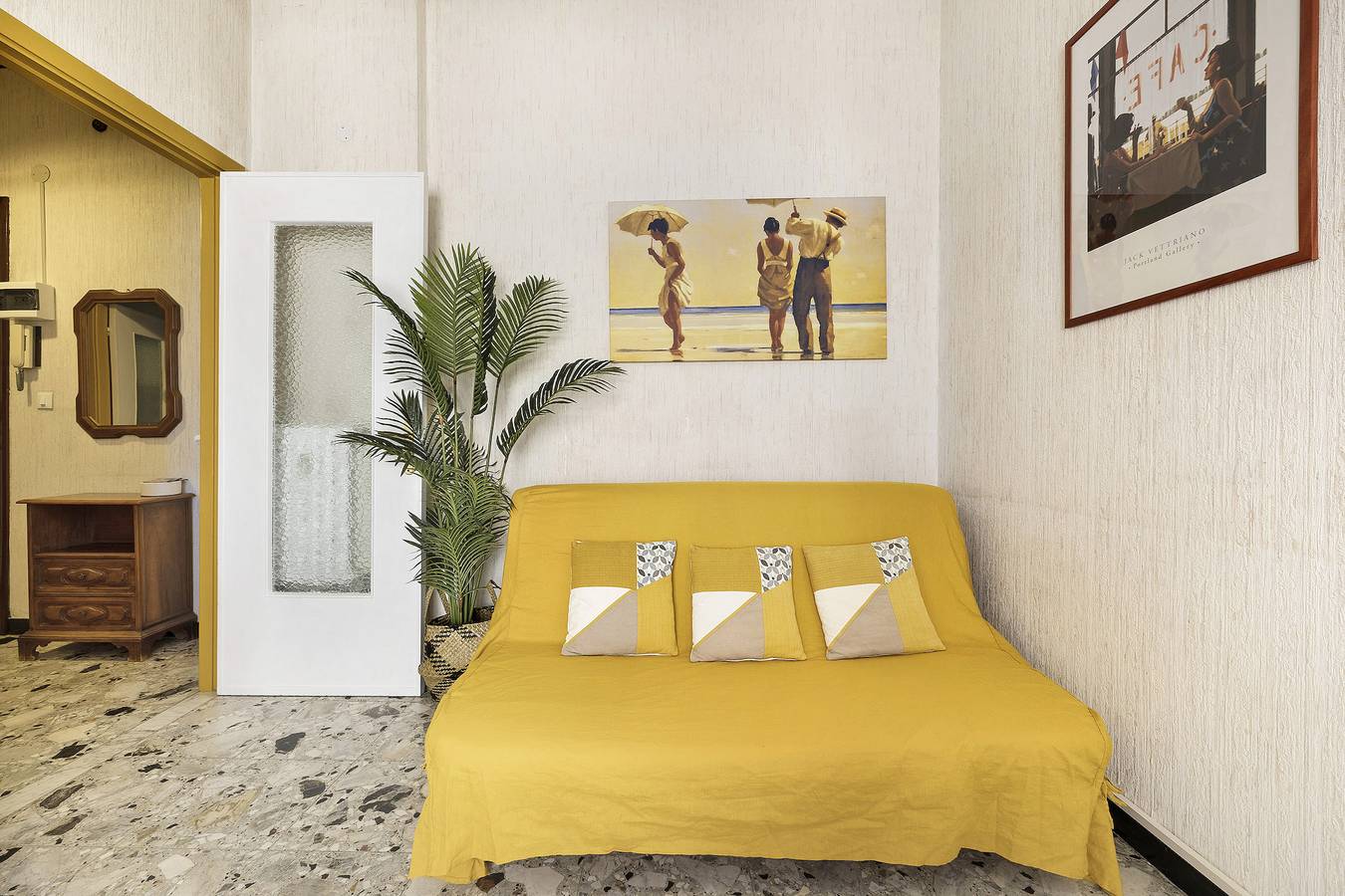 Entire apartment, Holiday Apartment 'Riva Mare 2' Near the Beach with Sea View and Parking Space in Vado Ligure, Riviera di Ponente