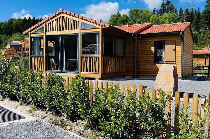 Chalet pour 4 personnes, avec terrasse ainsi que jardin et jacuzzi, animaux acceptés - 1