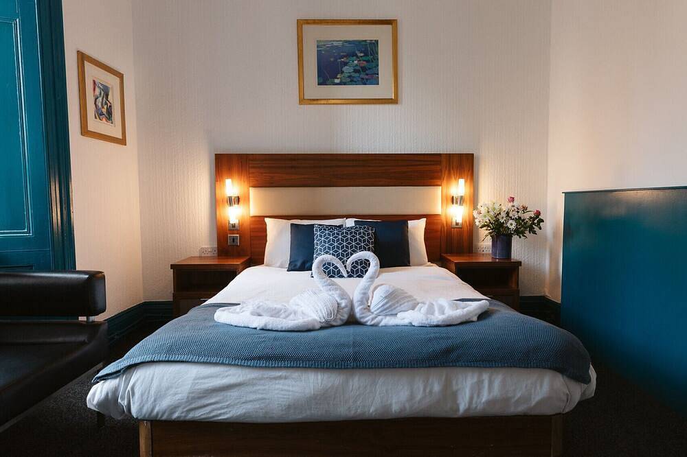 First Floor Room - 1 in Paisley, Renfrewshire