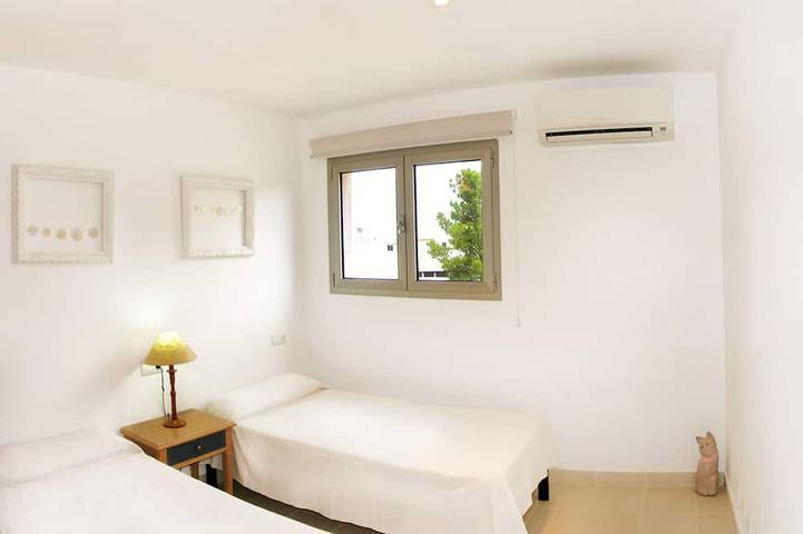 Ferienwohnung für 4 Personen, mit Balkon in Cala Sant Vicenc - 2