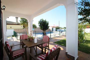 Holiday Rental for 6 People in Conil de la Frontera, Costa de la Luz, Photo 3