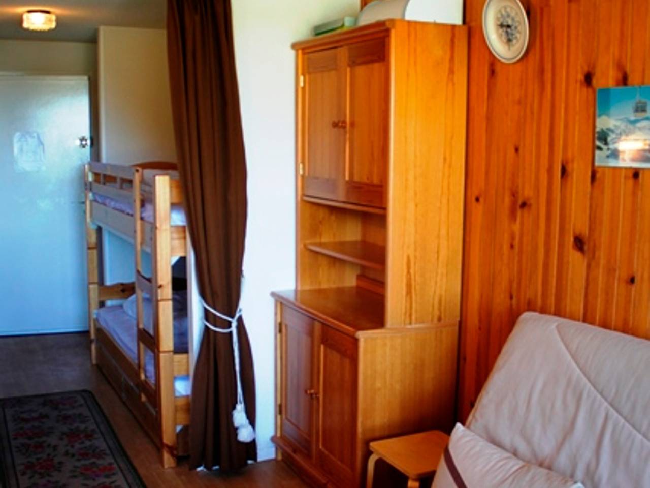 Studio entier, Studio confortable au centre, pied des pistes in Super Besse, Besse-et-Saint-Anastaise