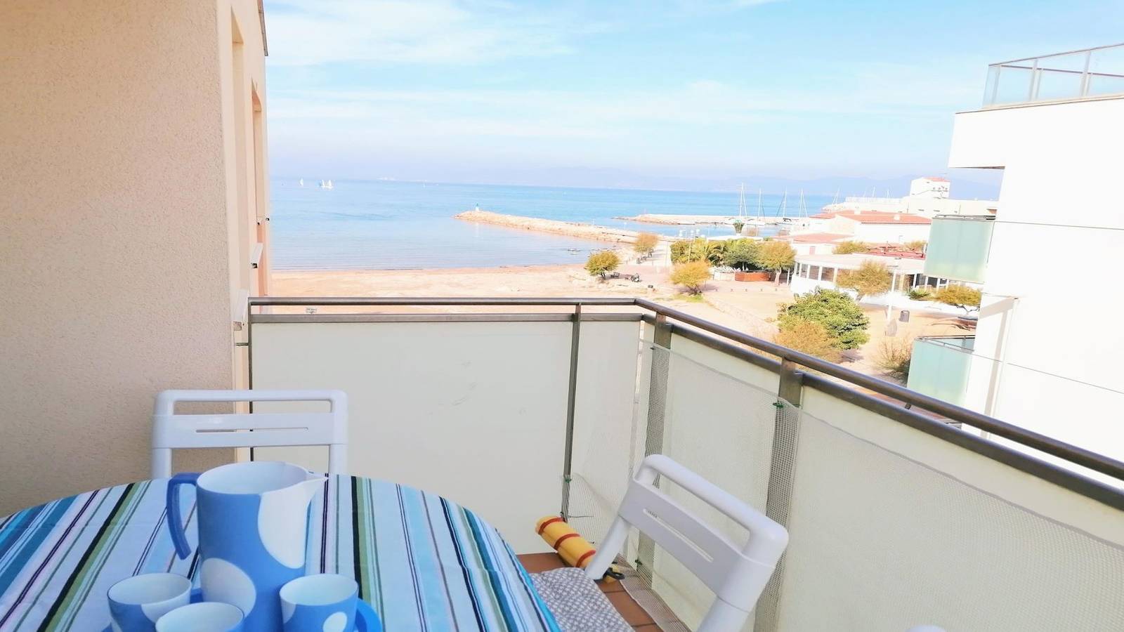 Apartamento vacacional entero, Dúplex Voramar Riells frente a la Playa in La Escala, Alt Empordà