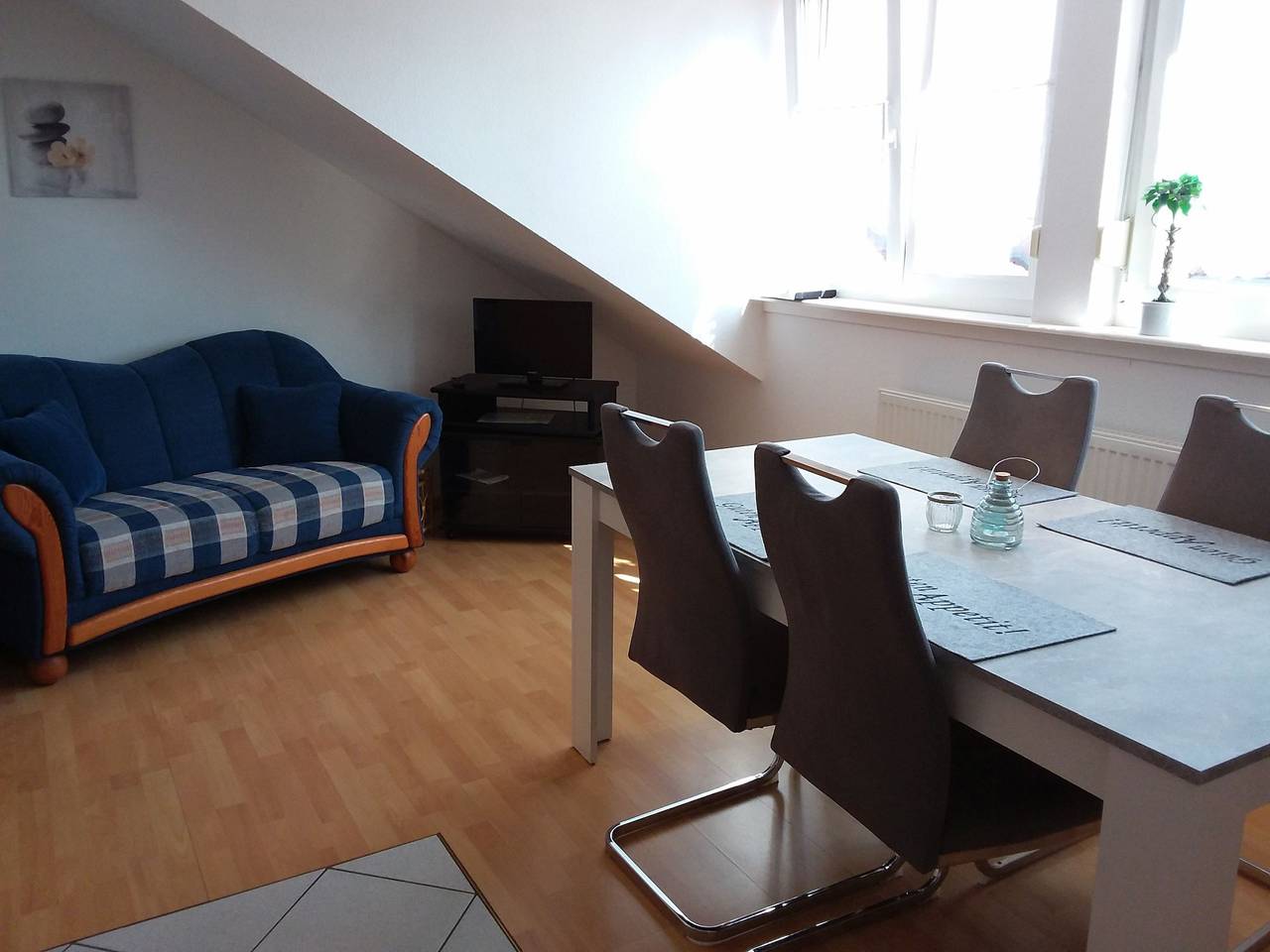 Apartamento inteiro, Apartamento 'Buffler' com vista para a montanha e Wi-Fi in Lindau, Obersee (Bodensee)
