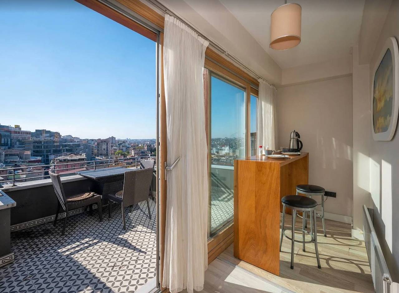 Apartamento entero, Suite Taksim Square de 1 dormitorio en la azotea 07 in Beyoğlu, Bülbül Mahallesi