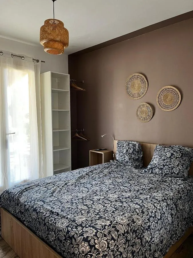 Apartamento de vacaciones para 2 personas, con piscina y jacuzzi además de balcón y jardín - 1