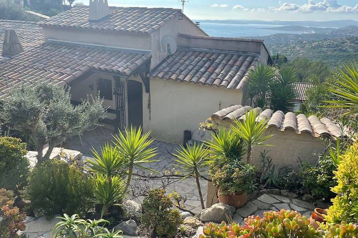 Casa de vacaciones para 6 personas, con jardín además de piscina y balcón - 1