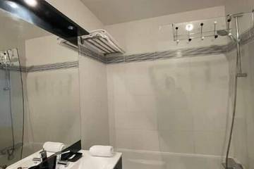 Appartement De Vacances pour 4 Personnes dans Issy-les-Moulineaux, Hauts-de-Seine, Photo 3