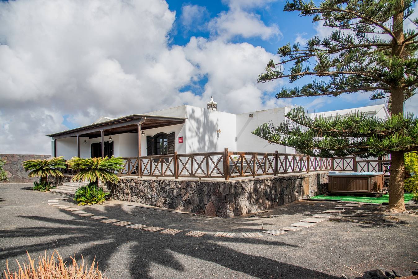 Villa vacacional 'Casa Paraíso' con vistas a la montaña, terraza privada y Wi-Fi in San Bartolomé, Lanzarote