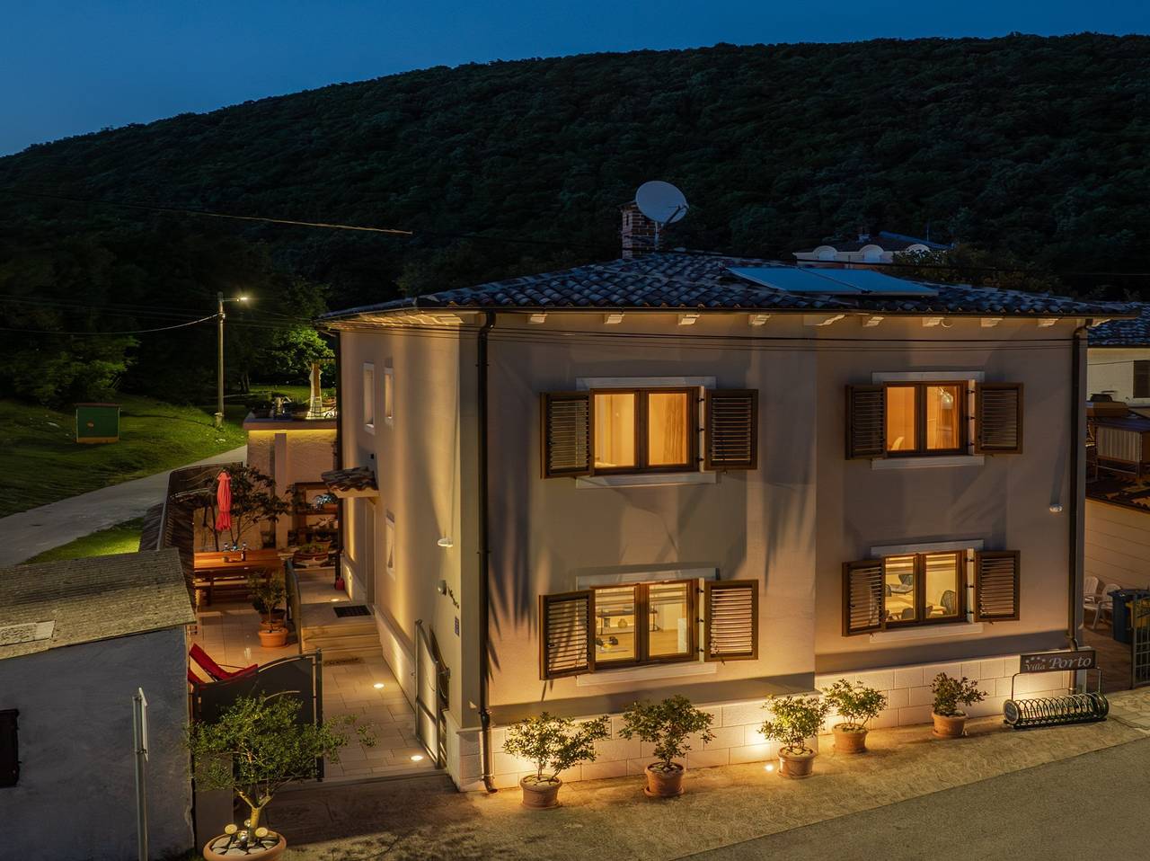 Villa Porto in ruhiger Lage mit Meerblick. in Marčana, Südküste Istrien