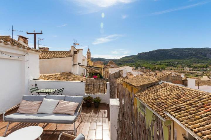 Apartamento para 6 personas, con Terraza y Jardín en Biar