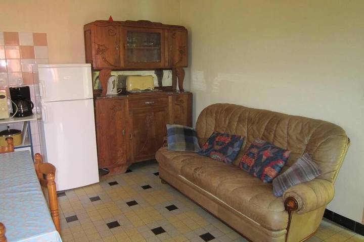 Gîte pour 3 personnes, avec jardin à Savignac-les-Ormeaux - 4