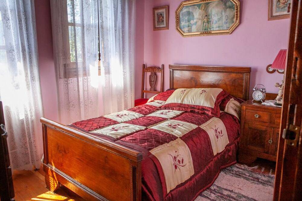 Descubre la Tranquilidad en La Aldea: Tu Refugio con Vistas a la Montaña in Laviana, Cordillera Cantábrica