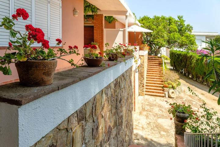 Casa rural para 5 personas, con terraza además de vistas y jardín en Sant Feliu de Guíxols - 4