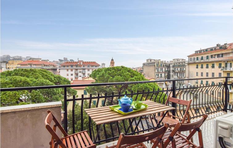 Appartement de vacances entier, Appartement confortable de 76m² avec parking, climatisation et terrasse, à 1000m de la plage in Chiavari, Riviera di Levante