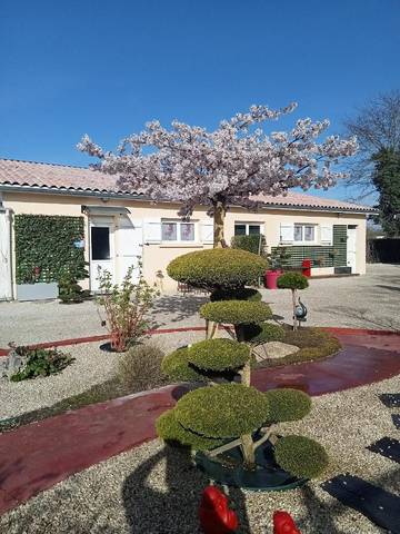Gîte pour 4 personnes, avec vue et jardin à Saint-Médard-de-Guizières