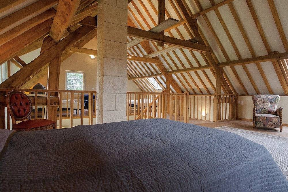 Maison de campagne située avec piscine chauffée in Auriac, Région de Tulle