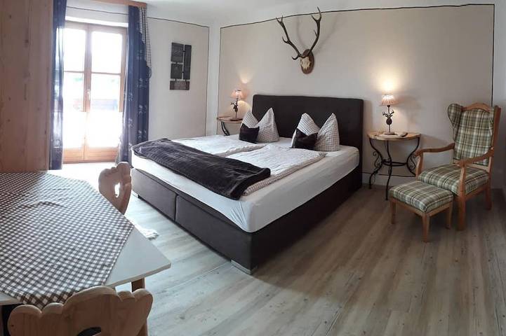 Ferienhaus für 7 Personen, mit Pool und Whirlpool sowie Balkon und Sauna im Chiemgau - 3