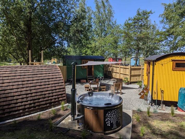 Camping for 2 people, with sauna and garden as well as hot tub in Lancashire
