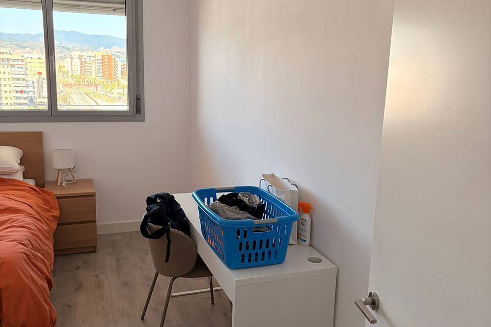 Geheel appartement, Badalona: Furnished apartment 2 bedrooms and pool, near the sea and views. in Badalona, Barcelonès