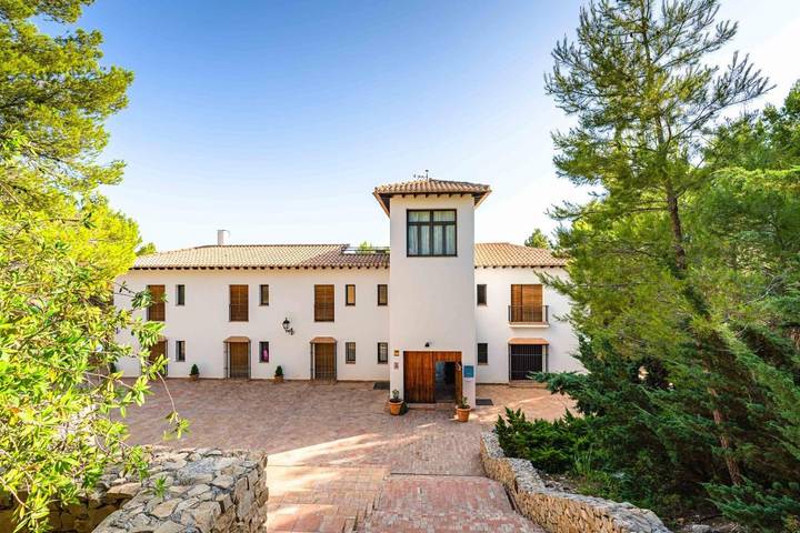 Hôtel pour 5 personnes, avec Balcon et Terrasse ainsi que Jardin et Piscine à Gorafe