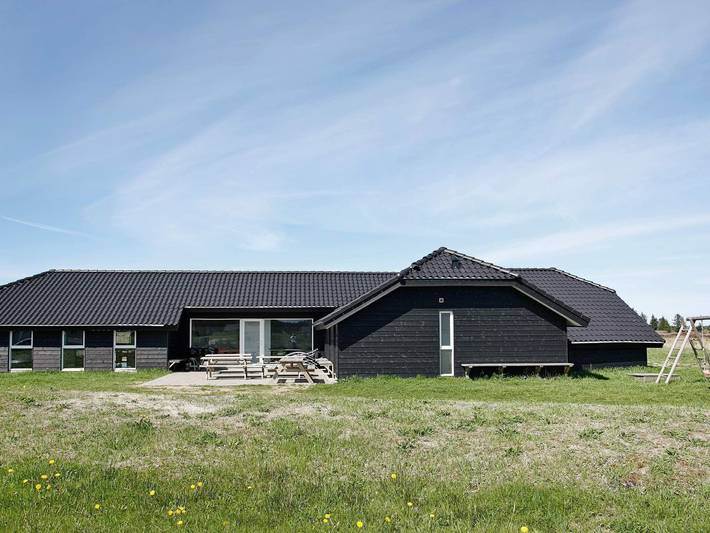 Ferienhaus für 24 Personen, mit Whirlpool und Terrasse sowie Pool und Sauna in Tranum Strand - 3