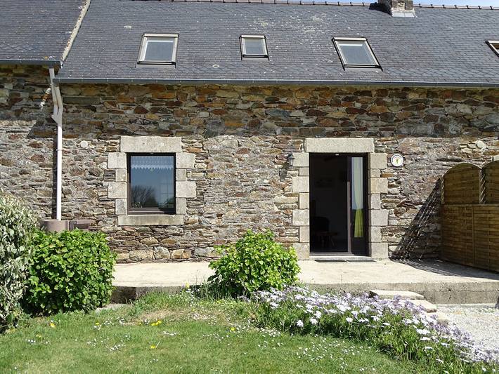 Gîte pour 4 personnes, avec terrasse et jardin