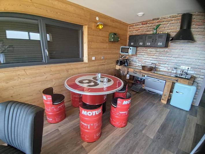 Gîte pour 4 personnes, avec piscine ainsi que terrasse et jacuzzi à Charmes - 3
