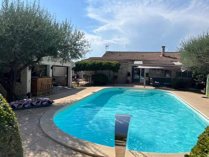 Ferienhaus für 10 Personen, mit Terrasse und Garten sowie Pool - 1