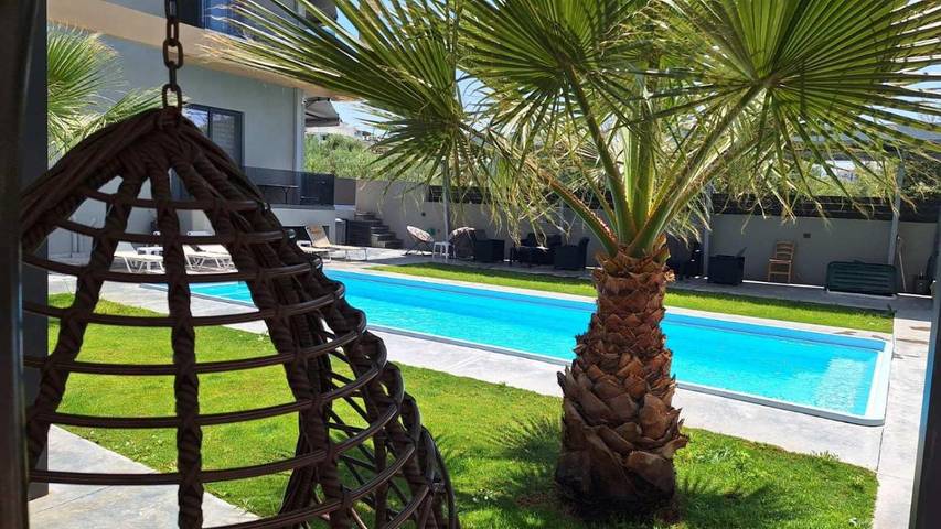Hôtel pour 3 personnes, avec vue ainsi que piscine et jardin